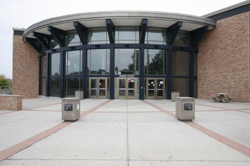 exterior of Oak Hills High School