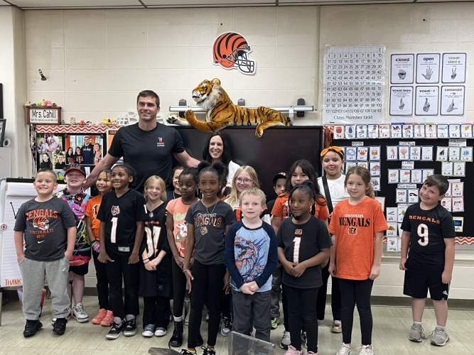 Sam Hubbard visits Cara Cahill's 2nd Grade Class at Delshire