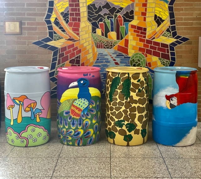 The 2022 Save Local Waters OHHS Rain Barrel Art Projects Head to the Cincinnati Zoo!